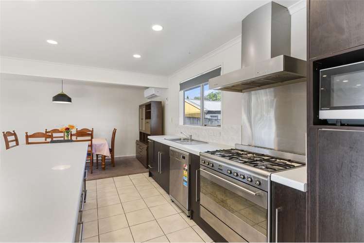 15 Fisher Crescent Otara_7