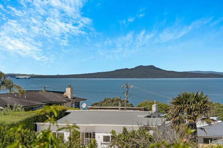 1 Vaughan Crescent Murrays Bay_8