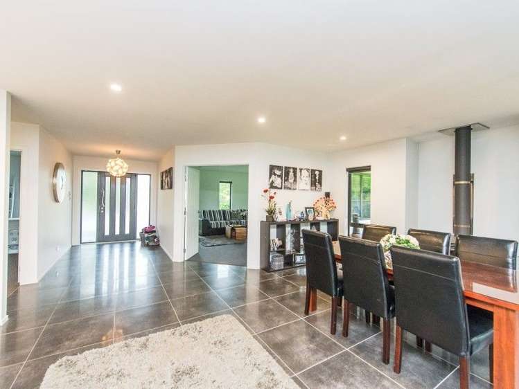 16 Pickwick Road Otamatea_5