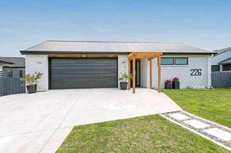 226 Lakes Boulevard Pyes Pa_17