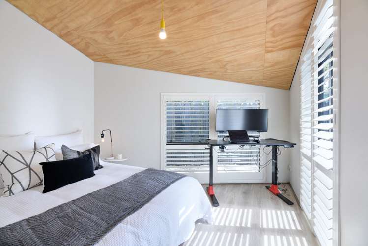 2/199 Glenfield Road Hillcrest_9