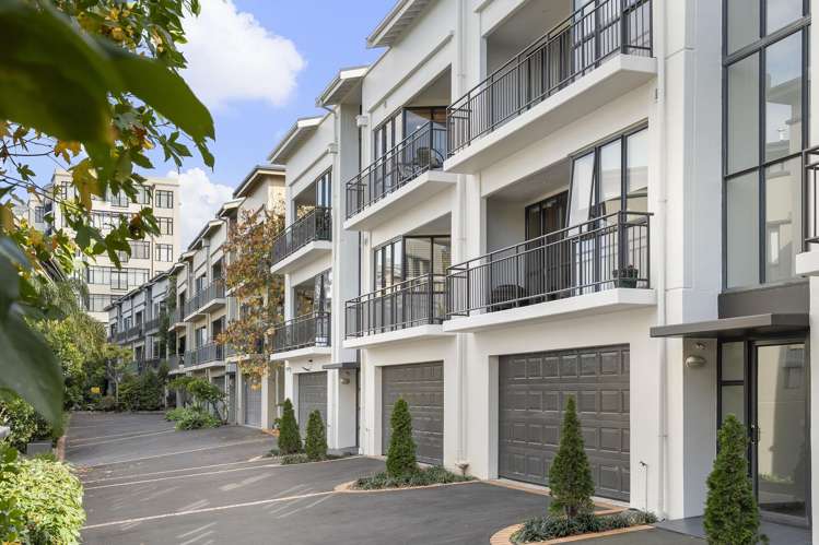2B/9 Furneaux Way Remuera_17