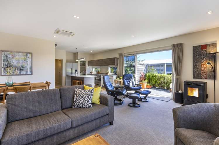 20 Coprosma Crescent Waipahihi_8