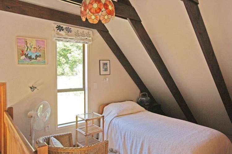 128 Oratia Place Onemana_20