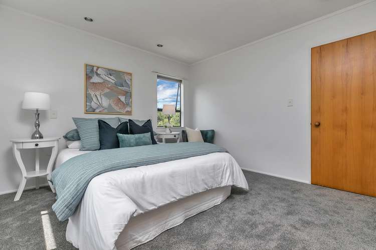 2/19 Greenvalley Rise Glenfield_12