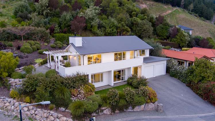 24 Hillplough Heights Richmond_1