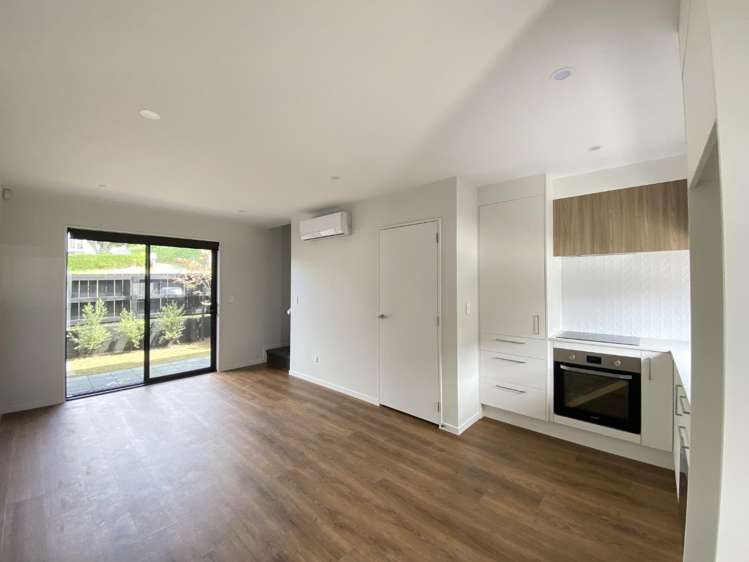 2/2 Sturges Avenue_0