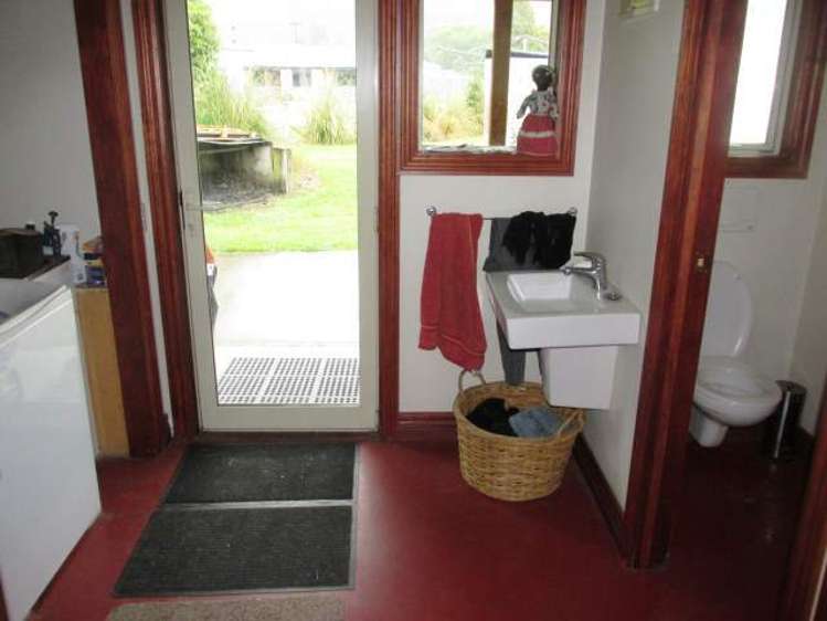 5 Racecourse Road Reefton_16