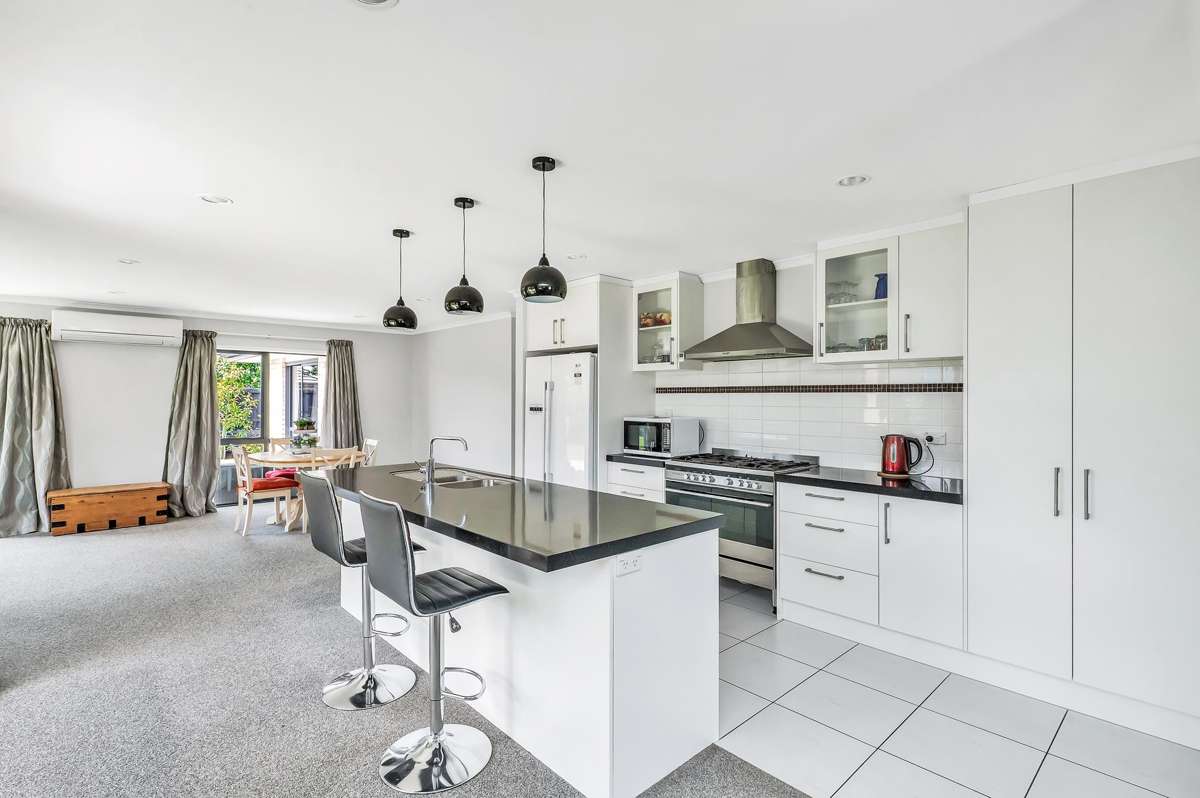 8 Highworth Crescent_1