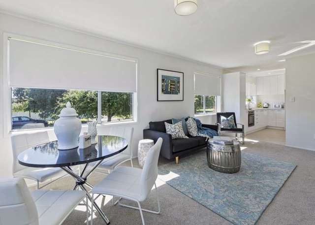 1/4 Inkerman Street 10051_2