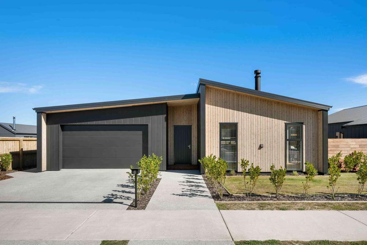 6 Moonstone Street_0