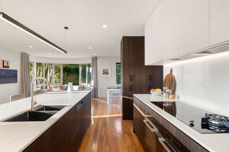 809 River Road Chartwell_12