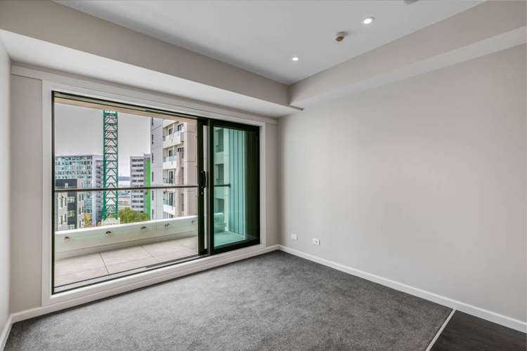1105/47 Beach Road City Centre_7