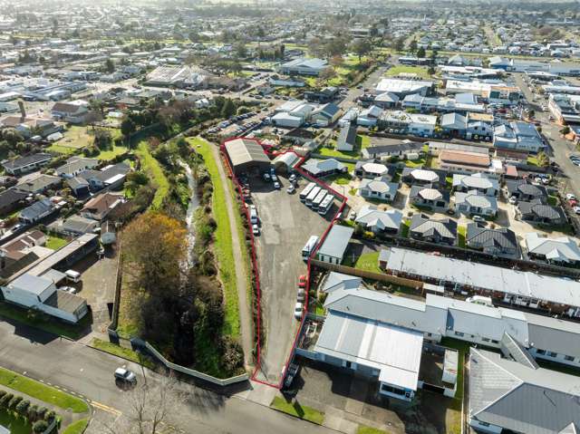 Modern workshop and large secure yard for lease