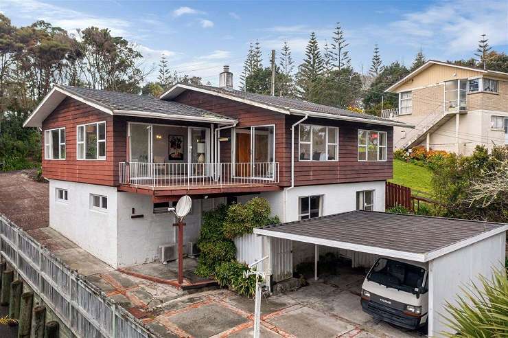 A 1960s home on Glenfield Road, in Glenfield, has been relisted for sale after an impressive eight-week renovation. Photo / Supplied