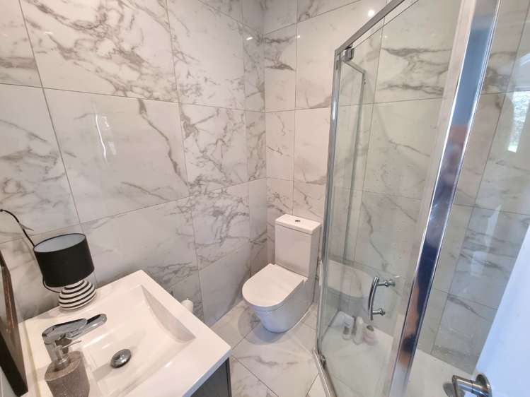 12 Seabreeze Road Narrow Neck_13