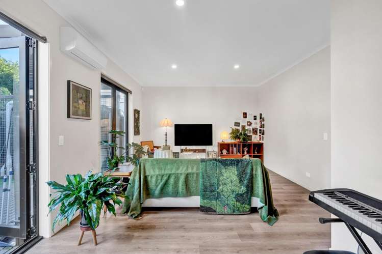 2 Kerewhenua Crescent_5