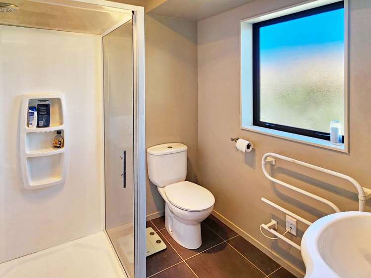 2 Percy Kinsman Crescent Riverstone Terraces_8