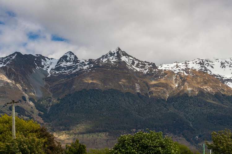 52 Argyle Street Glenorchy_11