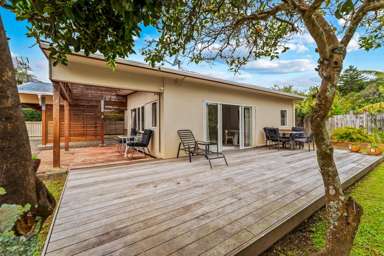 2/64 Mckenzie Avenue_2