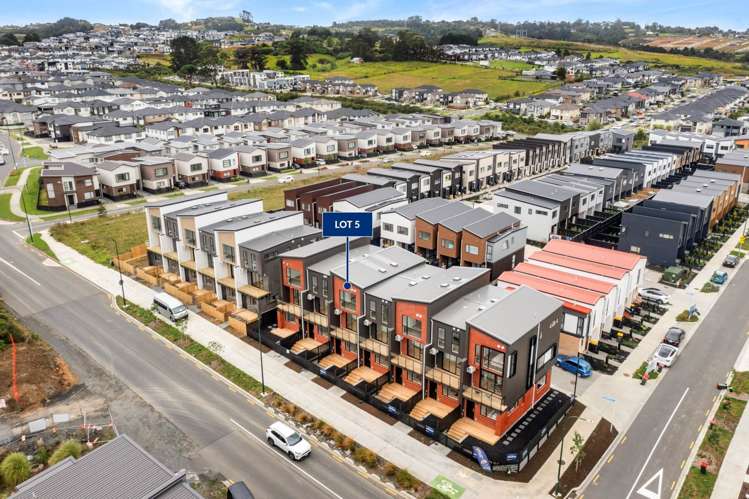 17 Papatahi Lane Flat Bush_21