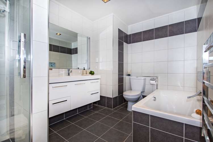 55 Eureka Place Parahaki_19