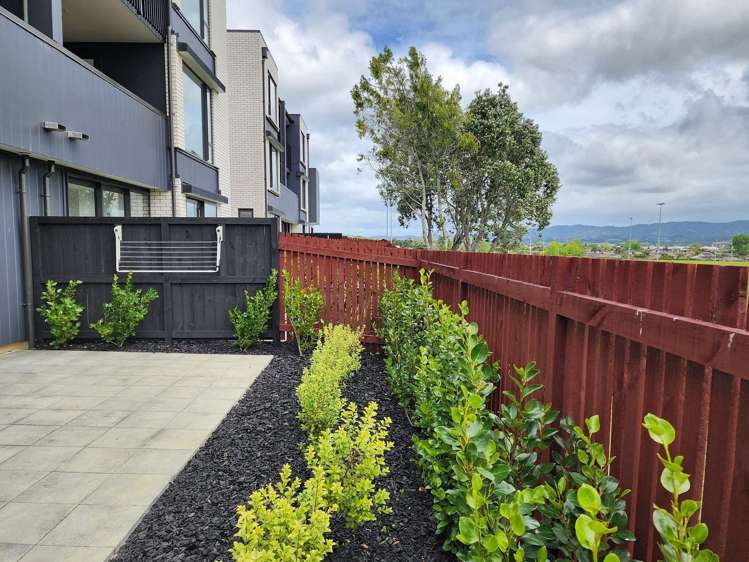 2/8 Treasure Lane Te Atatu South_8