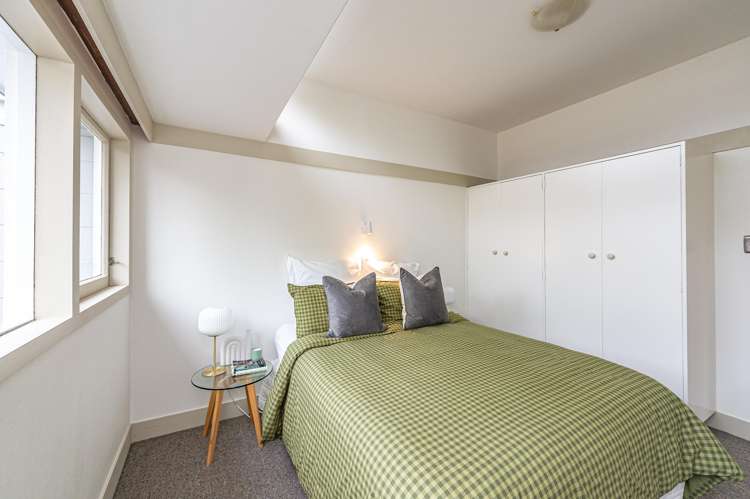 8b Brassey Road Saint Johns Hill_16