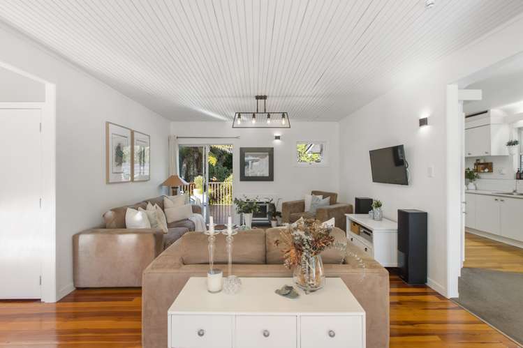 103 Beach Road Mellons Bay_21