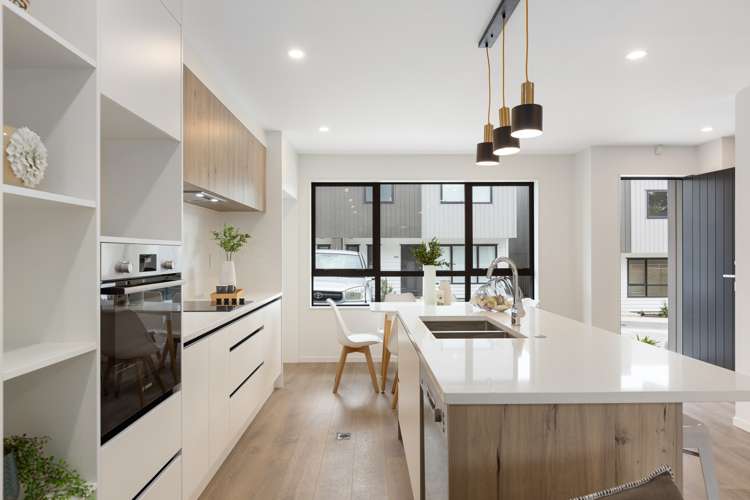 90d Sylvan Crescent Te Atatu South_8