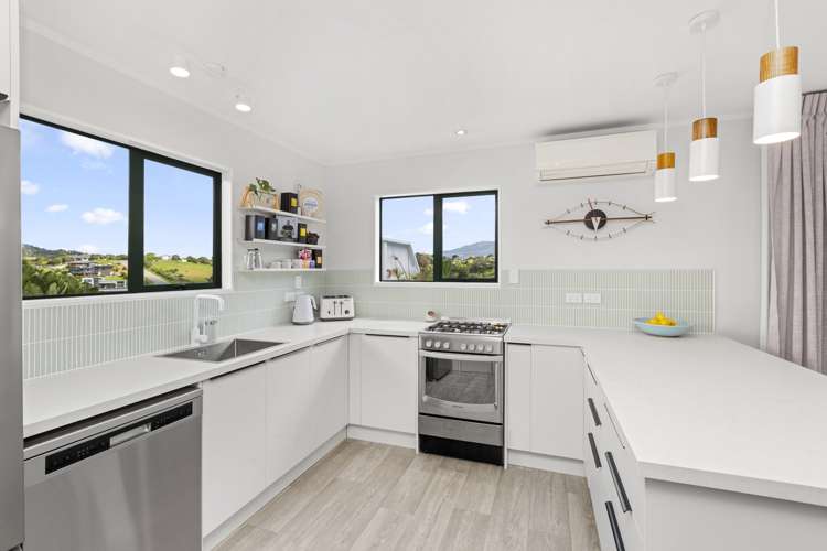 1 Lily Street Raglan_19