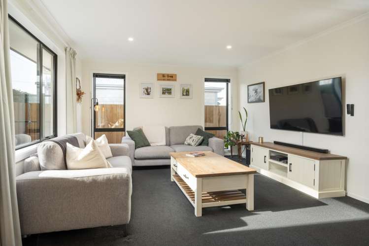 26b Harvard Road Burleigh_8