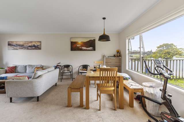 1 Ayton Drive Totara Vale_3