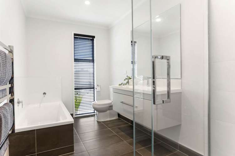 8 Ian Gordon Lane Orewa_10