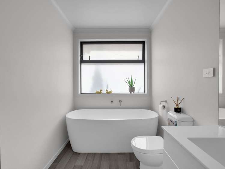 1 Sapling Lane Glenview_15