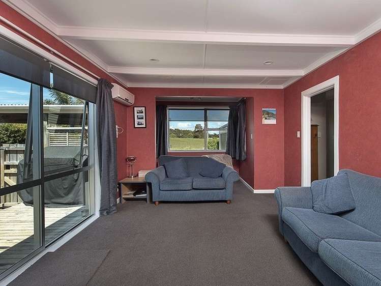 64 Wharf Road Clarks Beach_2