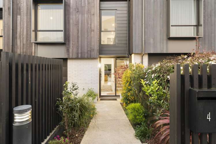4 Whetiko Way Belmont_24