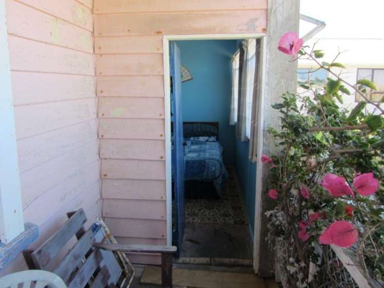 56 Akitio Esplanade Pongaroa_17