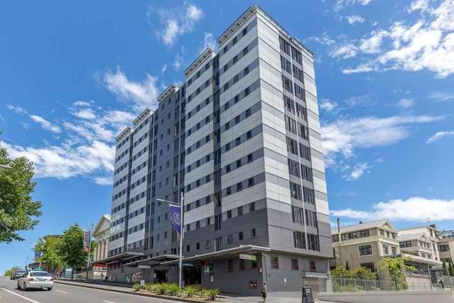 2 Bedroom Apartment on Queen Street - Not Furn...