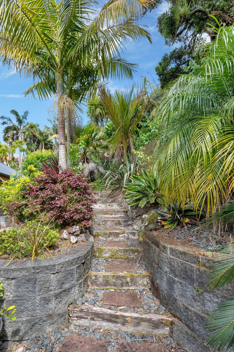 26 Magnolia Avenue Kamo_27