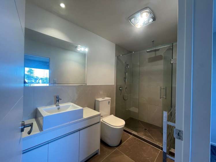 101 Bordeaux Parade Te Atatu South_6