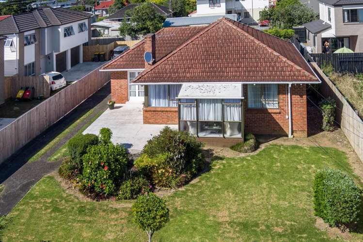 8 Gardiner Grove Mangere East_18