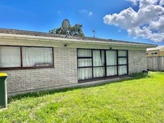 2 bedroom unit- Rent includes water