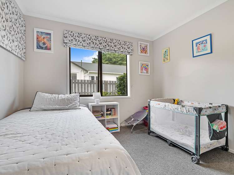 6 Stonebridge Park Drive Holdens Bay_15