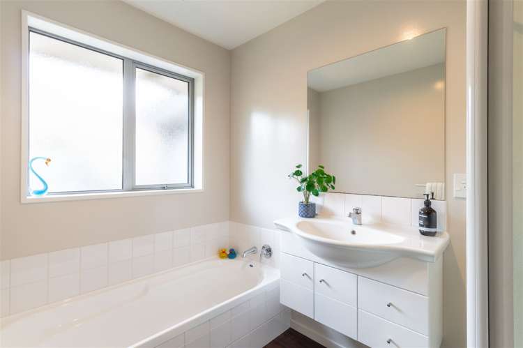 13 The Tors Heathcote Valley_12