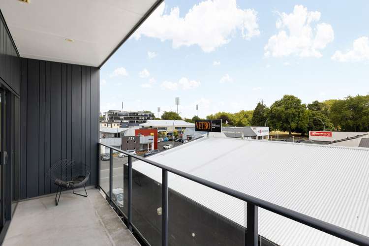 13/13 Vialou Street Hamilton Central_15