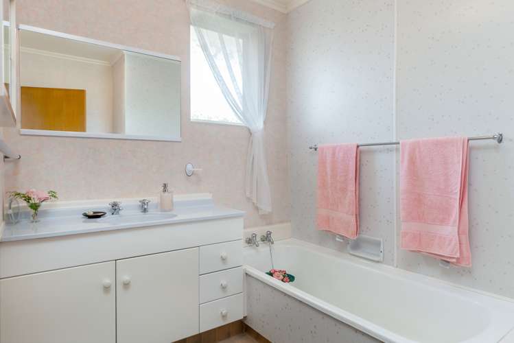 14 Wadsworth Crescent Redwoodtown_11