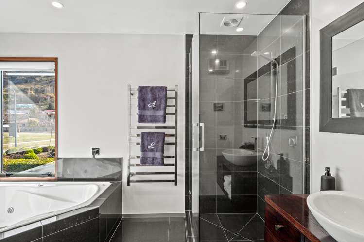 1 Wellswood Way, Quail Rise Lower Shotover_15