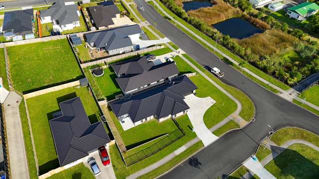 Available for Immediate possession! Urgent Sale!