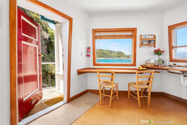 326 The Esplanade Island Bay_1